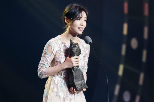 张静初获成龙电影周最佳女演员：希望枪战只在电影中出现